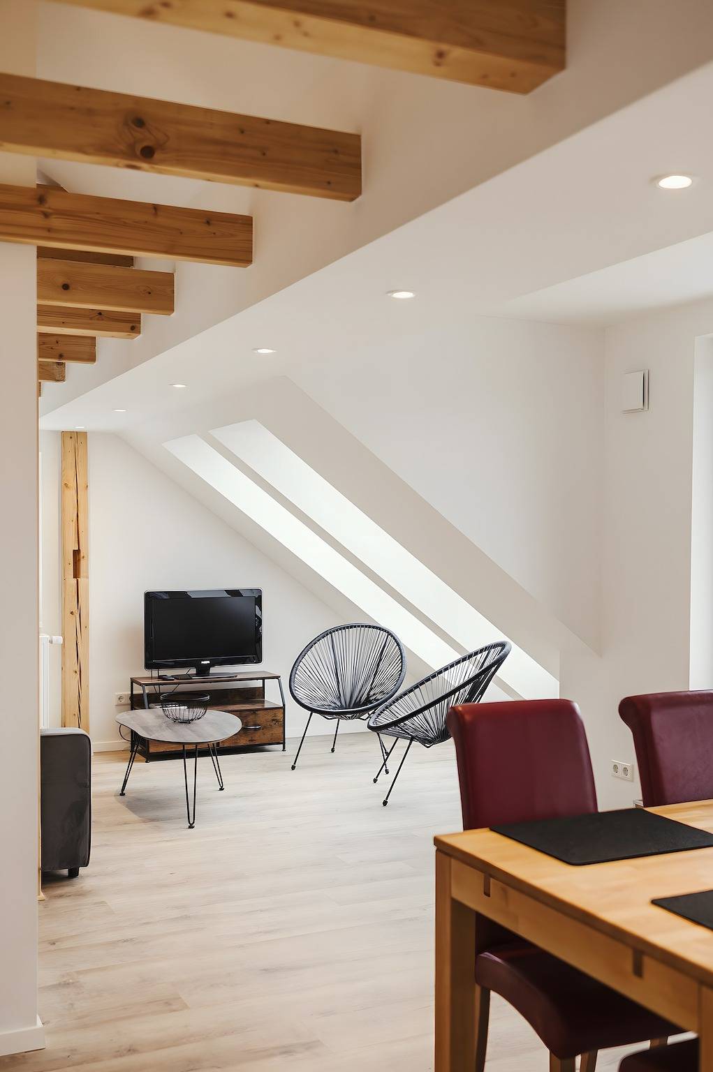 Ganze Wohnung, Ferienwohnung 'Habichthorst' mit großer Loggia und Gemeinschaftsgarten, herrlicher Ausblick in Naumburg (Hessen), Hessisches Bergland