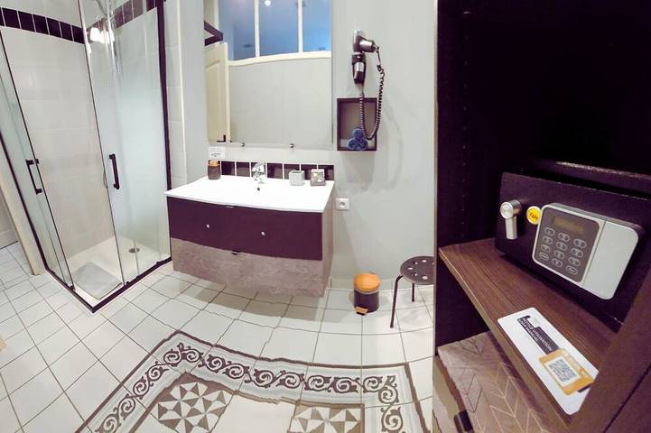 Ganze Wohnung, Apartment 80, 5* furnished tourist apartment - Vienne view in Châtellerault, Vienne