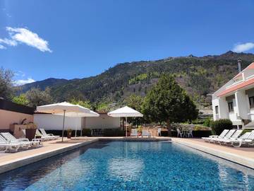Hôtel pour 2 personnes, avec vue ainsi que jardin et piscine à Manteigas
