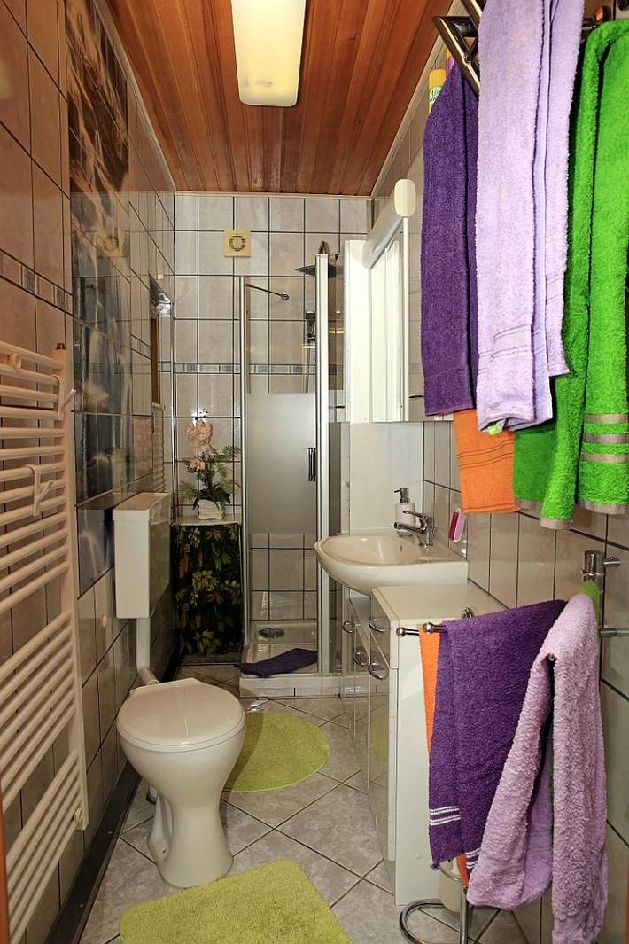 Ganze Ferienwohnung, Ferienhaus Karin Hoffmann - Ferienhaus- Wohnraum/1 Schlafraum/Küche in Ilmenau, Thüringer Kernland