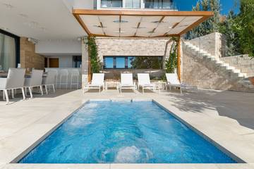 Villa for 8 People in Hvar City, Hvar, Photo 3