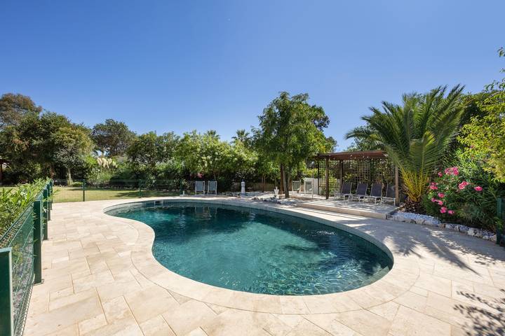 Vakantiehuis voor 8 personen, met Balkon en Tuin in Alvor