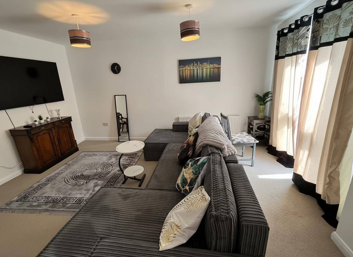 Entire holiday apartment, Central 2-Bed Apartment - Sleeps 5 & Free Parking in Derby, East Midlands