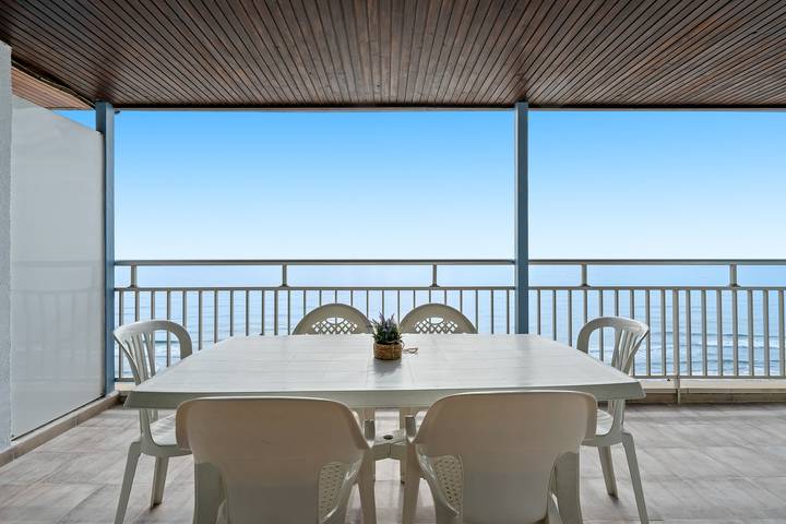 Gîte pour 6 personnes, avec terrasse dans La Pineda - 2