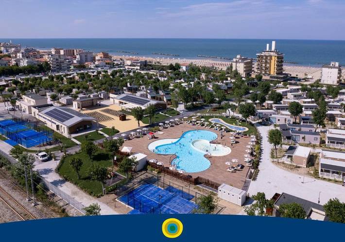 Villaggio vacanza per 4 persone, con Terrazza e Giardino nonché Piscina sulla Riviera Romagnola