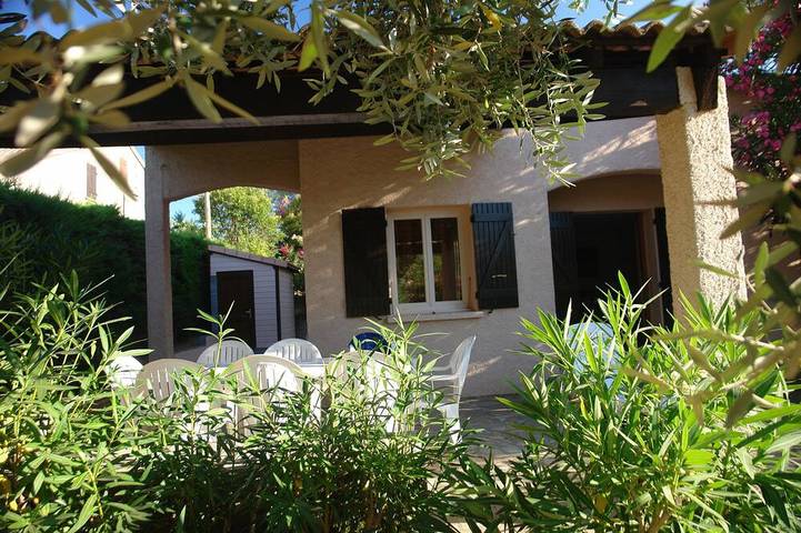 Location de vacances pour 6 personnes, avec piscine et jardin à Oletta - 3