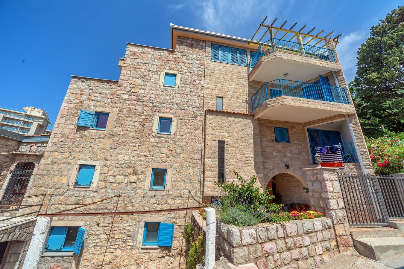 Appartement entier, Altomare with Sea View - apartments with proximity to the beach
 in Petrovac na Moru, Municipalité de Budva
