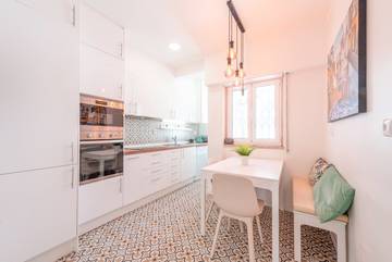 Holiday Rental for 6 People in Arroios, Lisbon District, Photo 2