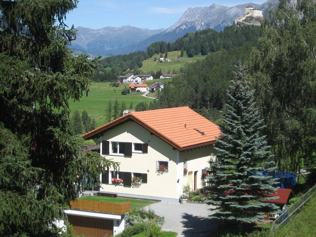 Ganze Ferienwohnung, Ferienwohnung Forsthaus Falkenstein - 4 Personen / 3 Zimmer / 2 Schlafzimmer in Tarasp, Unterengadin