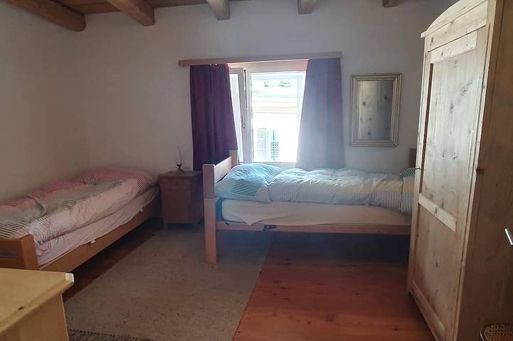 Ganze Wohnung, Am Dorfplatz Lavin, (Lavin) in Lavin, Unterengadin