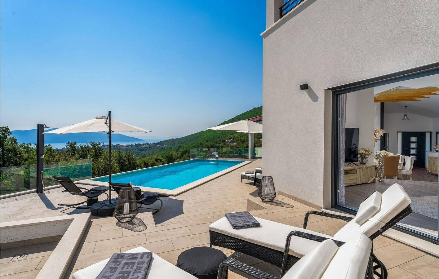 Gemütliche 1-Zimmer-Wohnung mit Meerblick, Pool und in der Nähe des Strandes von Brsec in Martina (Kvarner Bucht), Moscenicka Draga