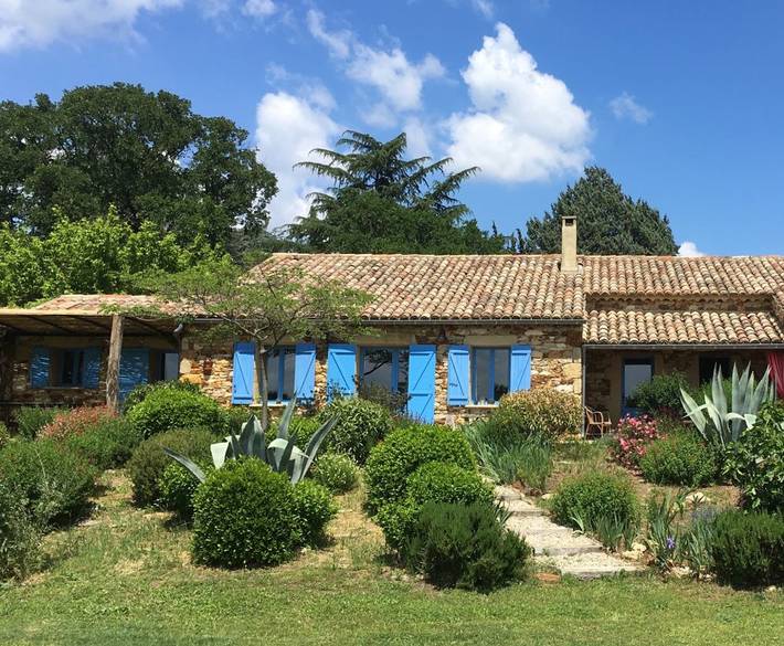 Gîte pour 12 personnes, avec terrasse ainsi que jardin et piscine à La Bruguière