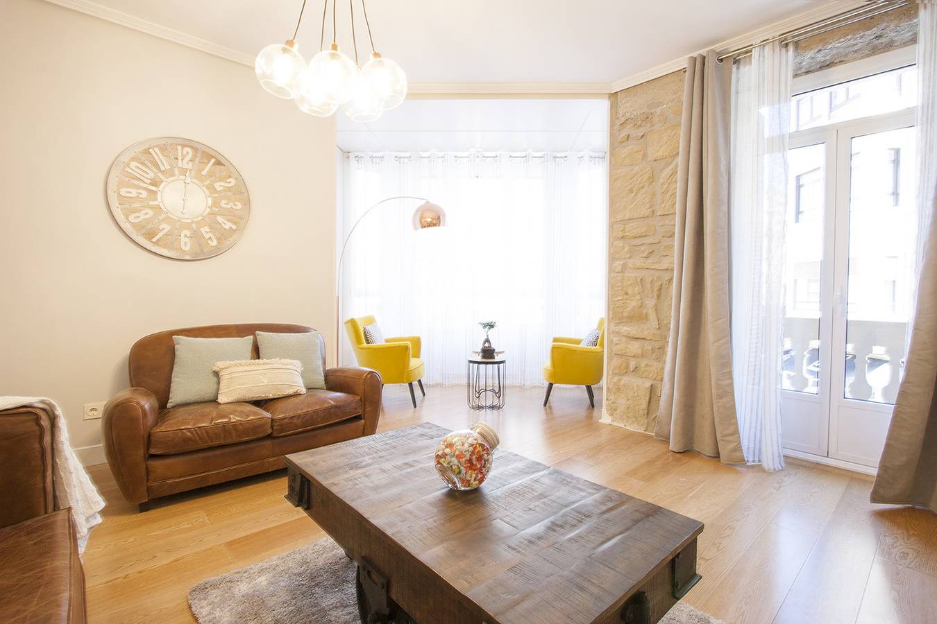 Entire apartment, Holiday apartment for 7 people with balcony in San Sebastian, Basque Coast (Spain)