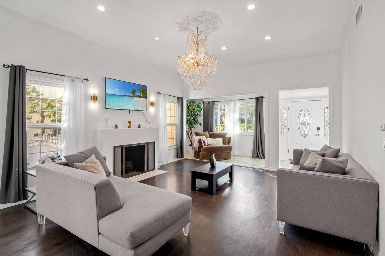 Beverly Hills Home • Pensión y bañera de hidromasaje in Los Angeles, Los Angeles County