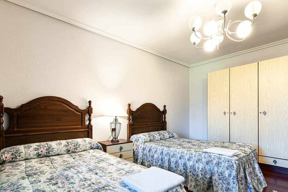 Casa rural Paco G 10404 in Reocín, Costa de Cantabria