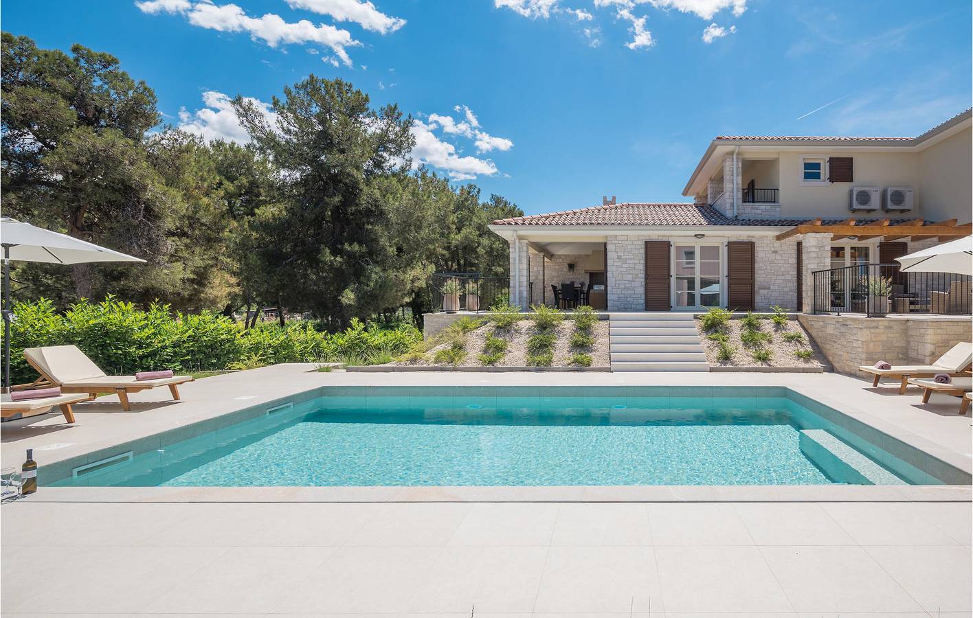 Gemütliche 2-Zimmer-Wohnung mit Pool, WLAN und Parkplatz, 2 km vom Strand Stella Maris entfernt in Umag, Umag und Umgebung