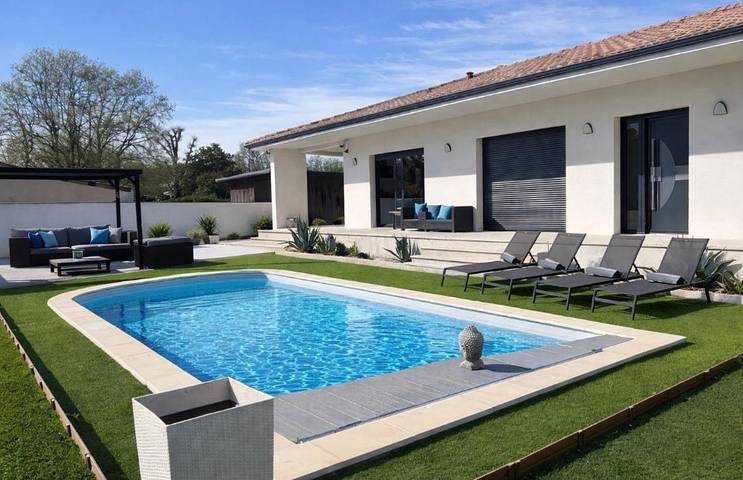 Location de vacances pour 6 personnes, avec jardin et piscine à Saucats (Gironde)
