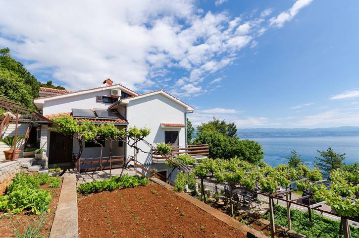 Studio für 3 Personen, mit Terrasse und Garten in Lovran