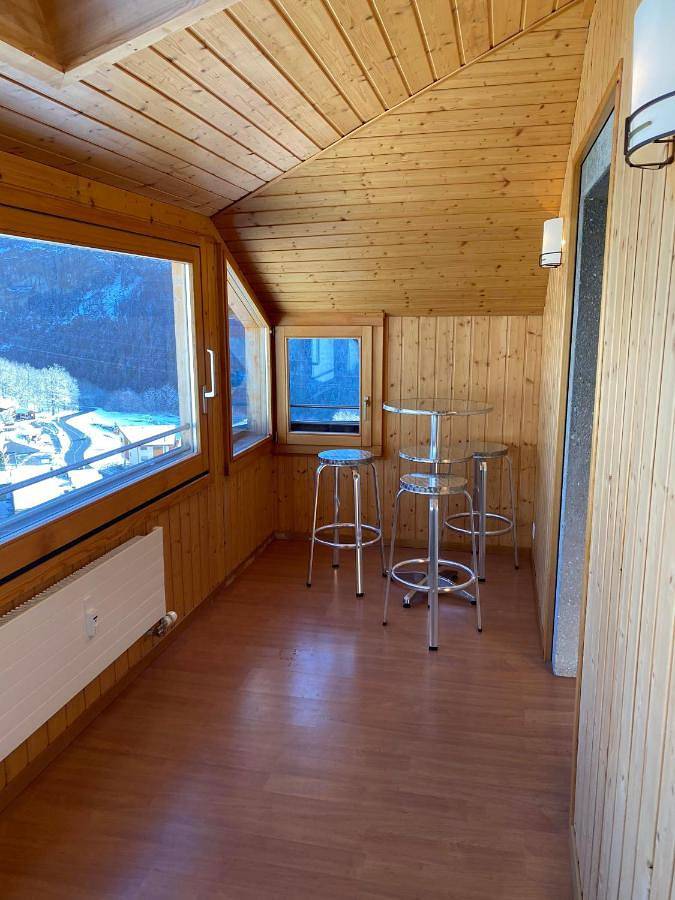 Gîte pour 5 personnes, avec vue et balcon, adapté aux familles à Salvan - 2