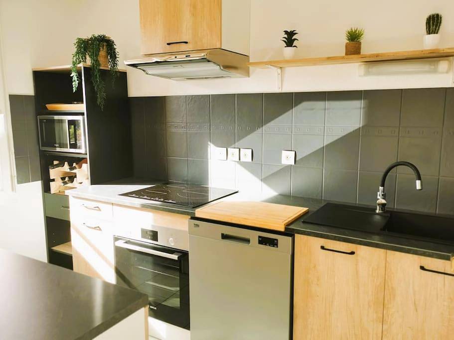 Appartement entier, Two-Bedroom Apartment in Casteljaloux, Région de Nérac