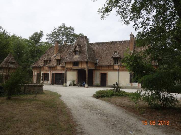 Gîte pour 5 personnes, avec vue et jardin, animaux acceptés à Yvoy-le-Marron