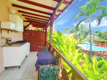 Gîte pour 2 personnes, avec terrasse et piscine à Sainte-Rose