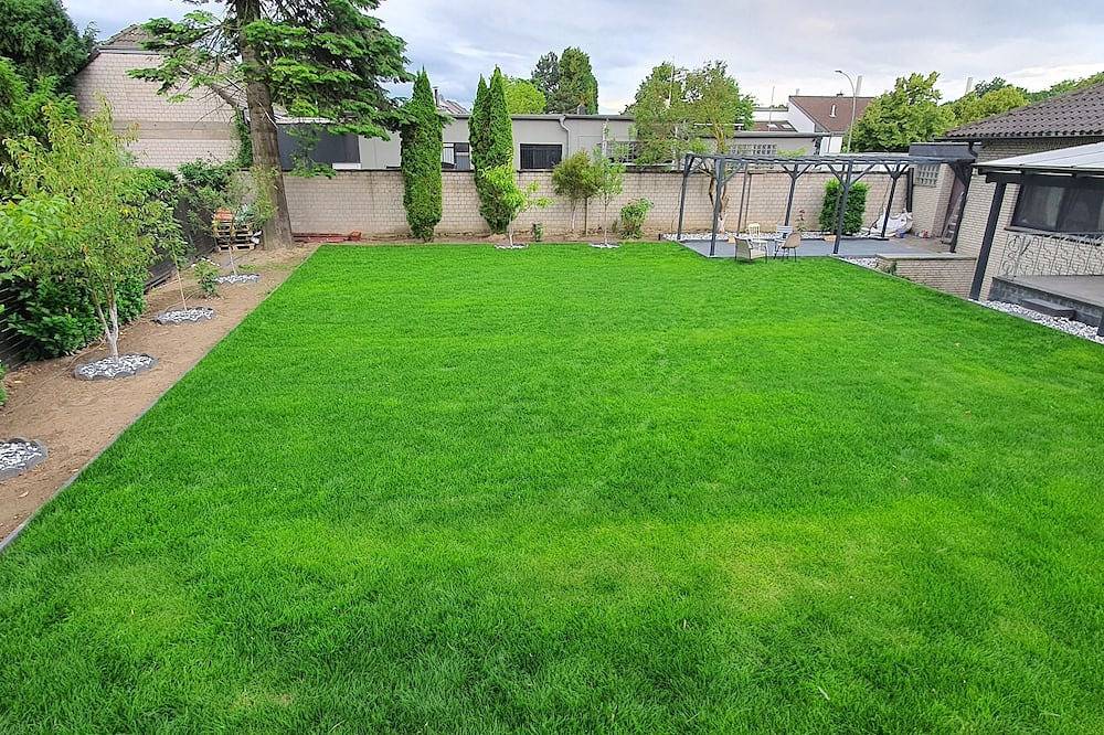 Ganze Wohnung, Ferienwohnung+Schwimmbad/Garten/Terasse/Spielplatz in Neuss, Düsseldorf und Umgebung