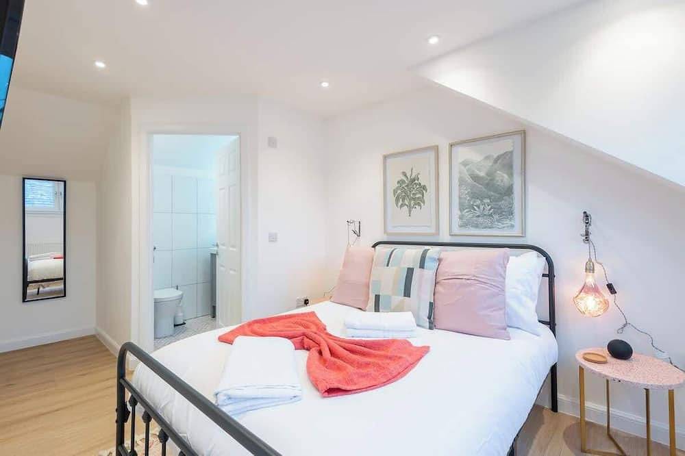 The Pinkish House - 4 bed home in the town centre in Blairgowrie (Perthshire), Perthshire