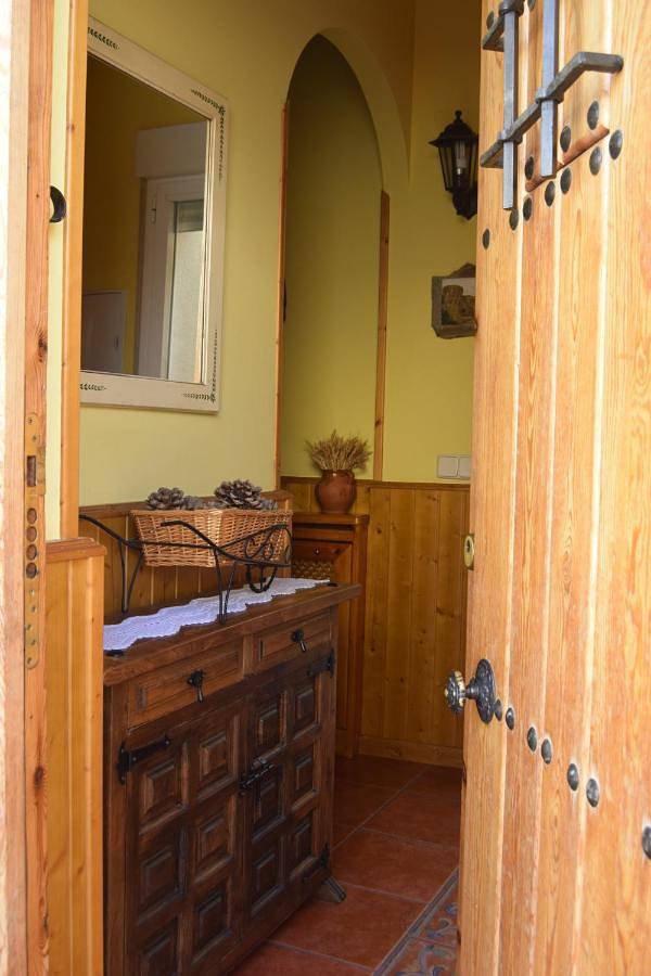 Four-Bedroom House in Solosancho, Provincia de Ávila