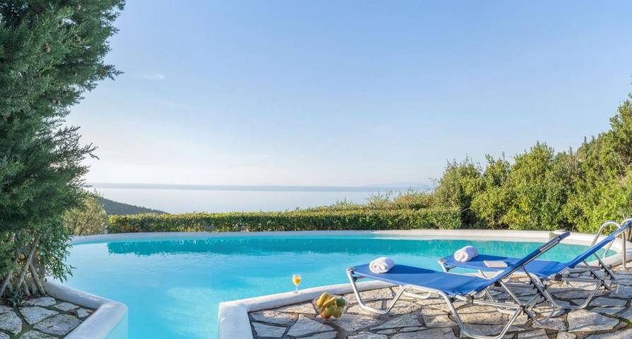 Villa für 4 Personen, mit Meerblick und Terrasse sowie Garten auf Lefkada
