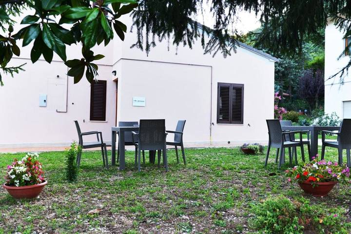 Location de vacances pour 2 personnes, avec jardin à Fabriano - 2