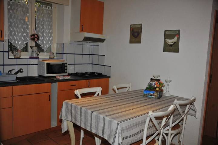 Gîte pour 4 personnes, avec terrasse ainsi que jardin et piscine, animaux acceptés à Baron - 2