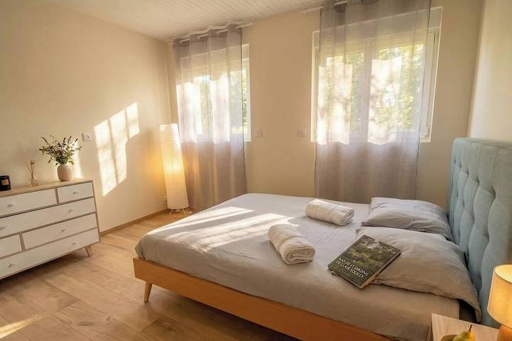 Location de vacances pour 12 personnes, avec jardin et terrasse, animaux acceptés à Claye-Souilly - 4