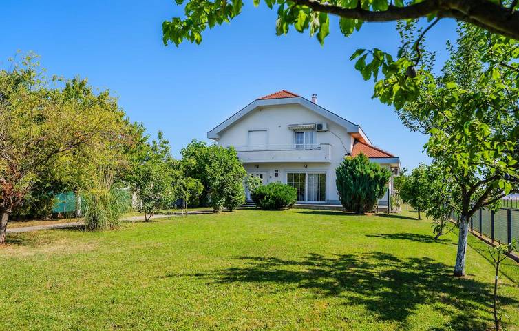 Ferienhaus für 4 Personen, mit Garten und Terrasse sowie Pool - 1