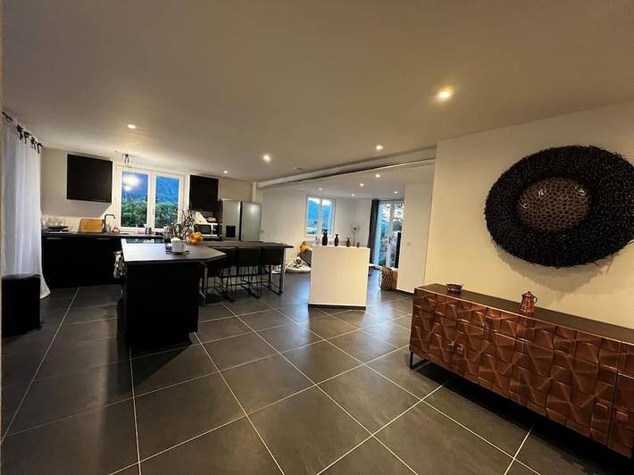 Location de vacances pour 8 personnes, avec vue et balcon à Marignier - 4