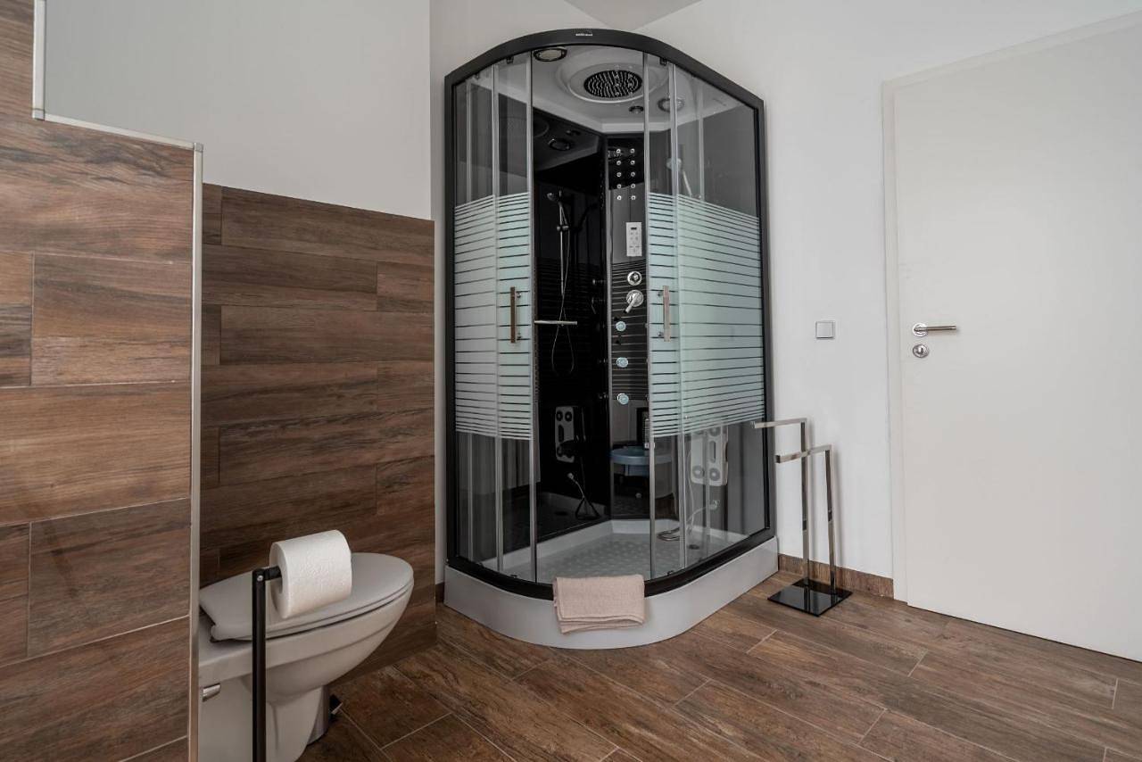 Double Room with Spa Bath in Halle, Saale-Unstrut
