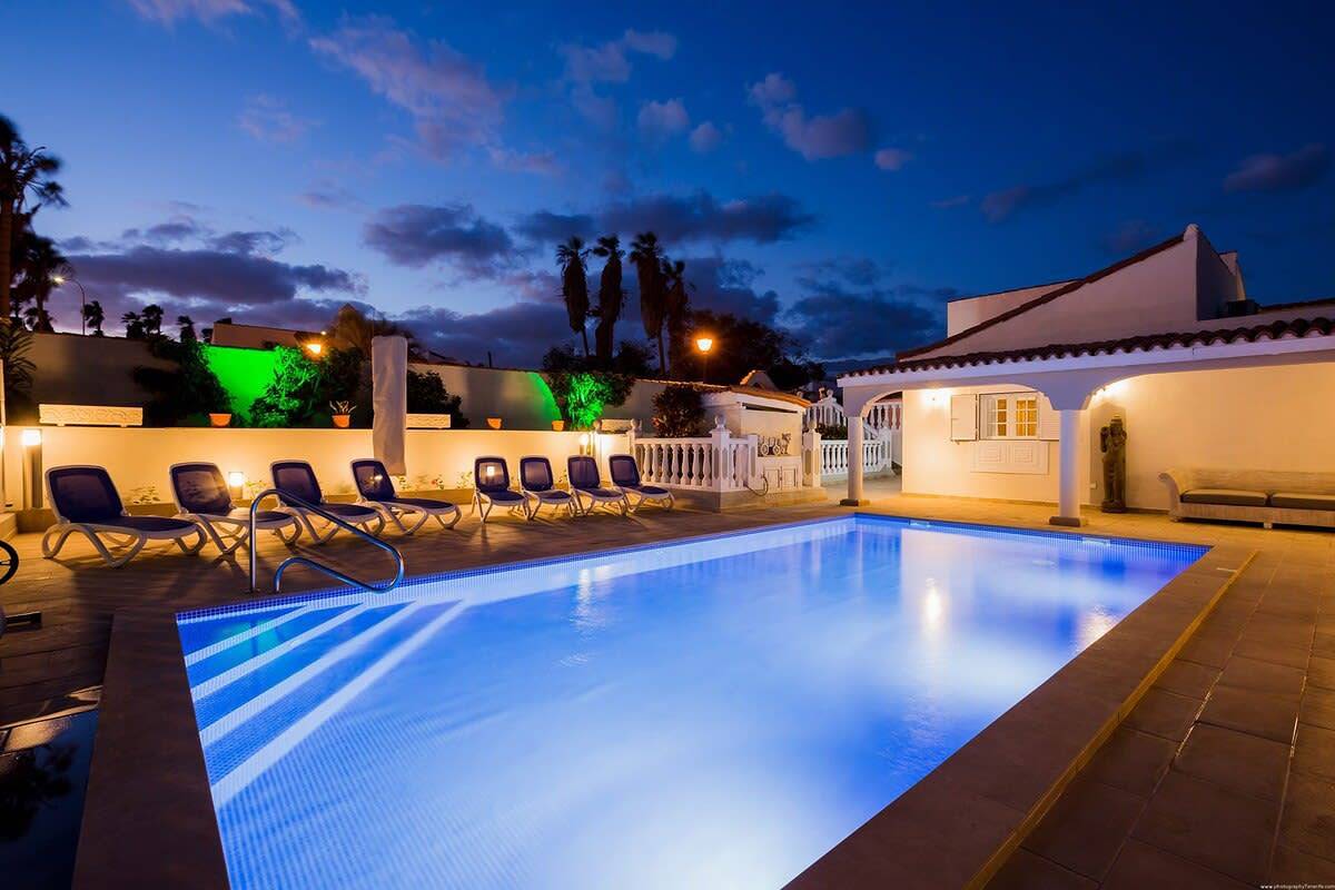 Villa Freesia with heated pool and free air con in Oasis del Sur, San Miguel de Abona