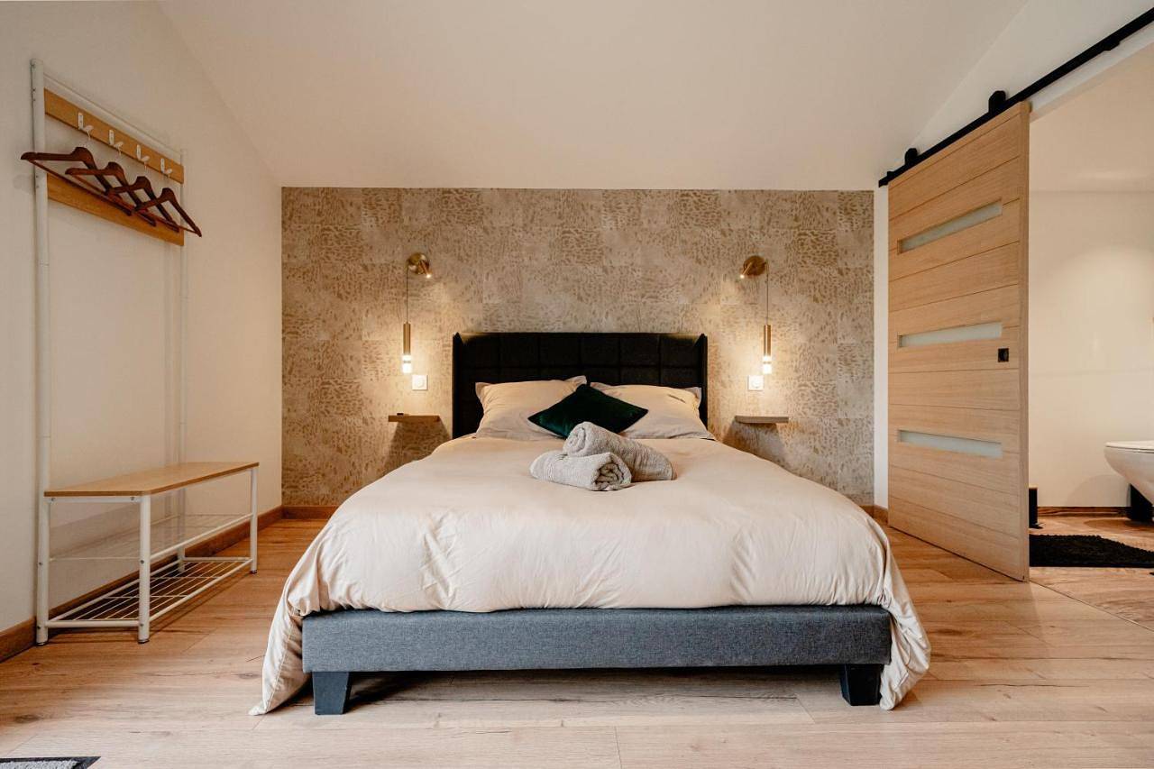 Double Room with Private Bathroom in Nesmy, Région de La Roche-sur-Yon