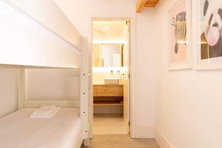 Bom Retiro's Duplex by LovelyStay in Bonfim, Distretto di Porto
