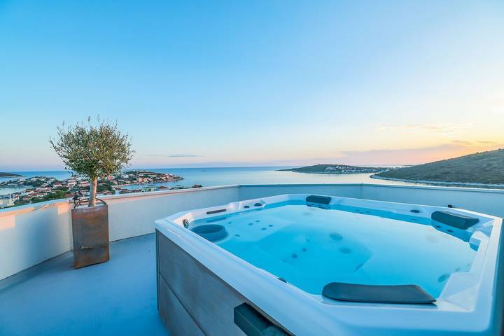 Villa pour 8 personnes, avec jacuzzi ainsi que jardin et terrasse à Sevid - 4