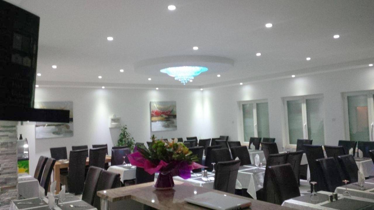 Hôtel Restaurant le Mistral in Peipin, Région de Forcalquier