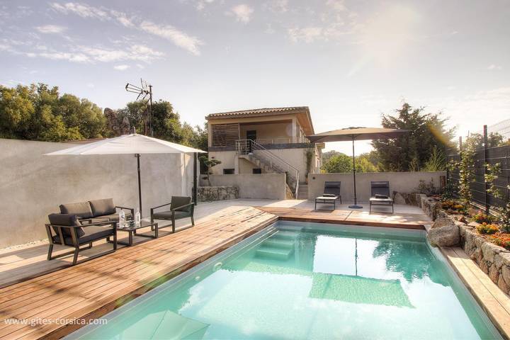 Gîte pour 2 personnes, avec vue ainsi que jardin et piscine - 1