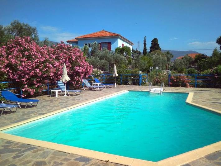 Apartamento de vacaciones para 3 personas, con jardín además de vistas y piscina - 1