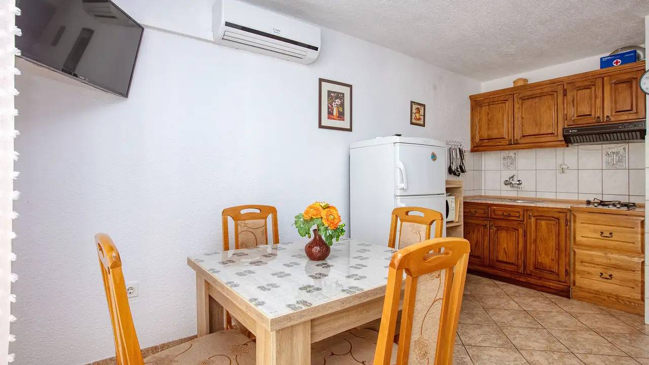 Ganze Ferienwohnung, Ferienwohnung für 5 Personen (37 m²) in Jezera in Tisno, Murter