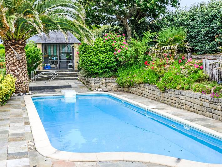 Location de vacances pour 8 personnes, avec piscine ainsi que jardin et terrasse à Guidel Plage - 2