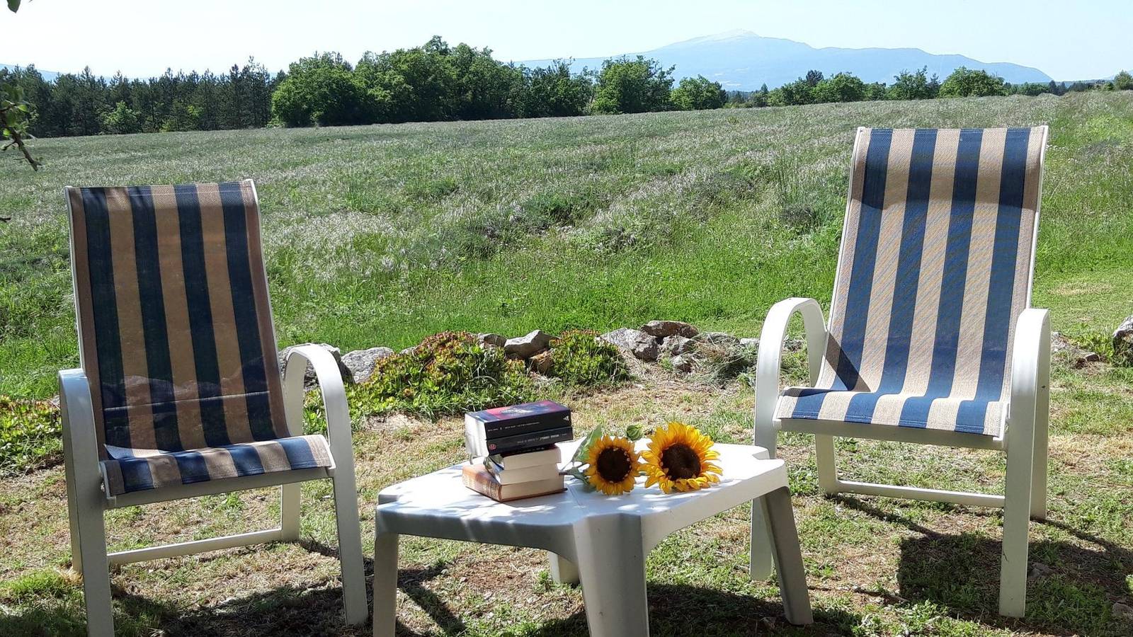 Gîte für 5 Personen mit Terrasse in Revest-du-Bion, Forcalquier und Umgebung