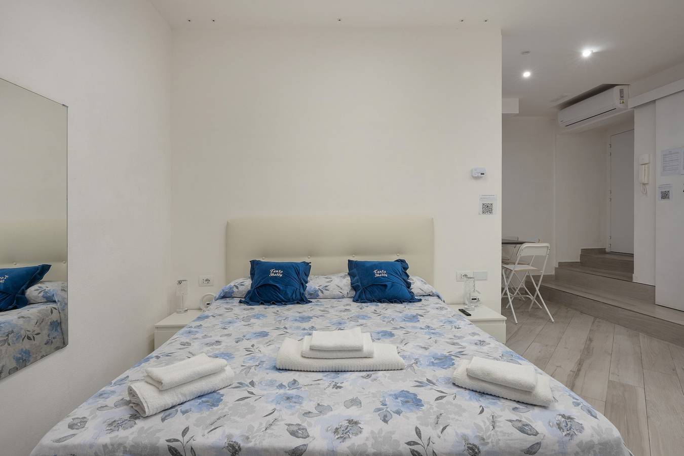 Apartamento entero, Apartamento 'Casa Giulia' con Wi-Fi y aire acondicionado in Nápoles, Provincia de Nápoles