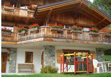 Cottage pour 4 personnes, avec terrasse et jardin à Champéry