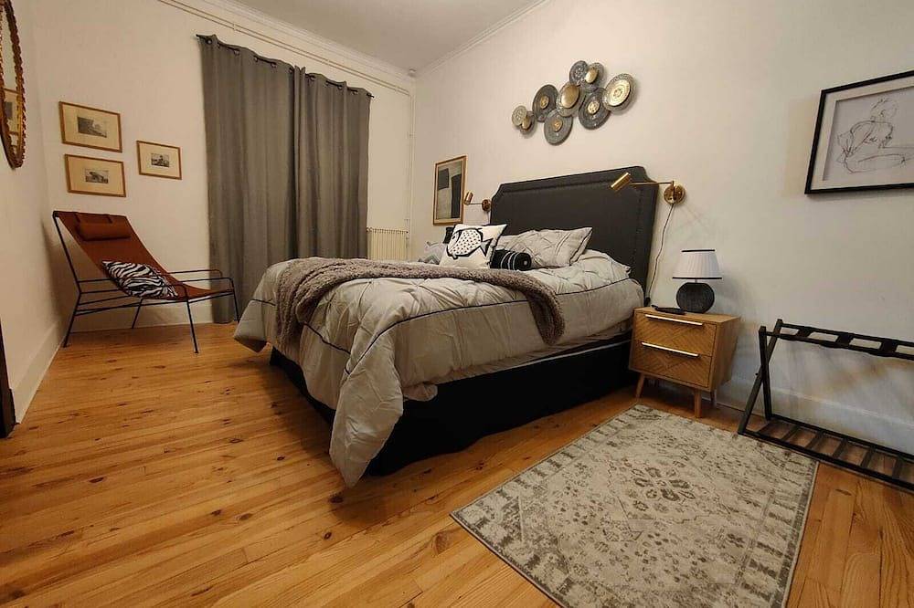 Appartement entier, Historic Heart of Cahors!Elegant yet Cozy large 2 large bedroom apartment! in Cahors, Quercy