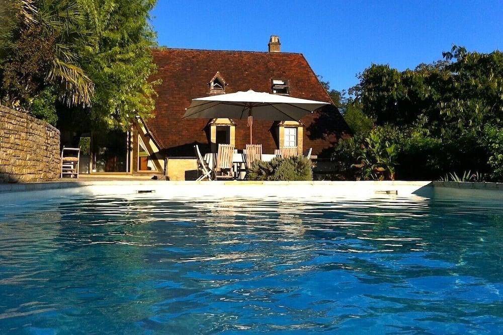 Coeur du Périgord noir maison 8 personnes, vue imprenable,piscine privée in La Roque-Gageac, Périgord Noir